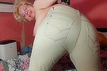 Step mom Tease Step Son In Jeans, Then Fuck And Squirt